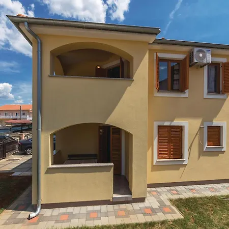 One-bedroom In Apartament Fažana